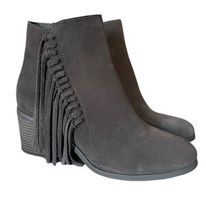 Reaction Kenneth Cole Rowdy Suede Fringe Boots Size 6